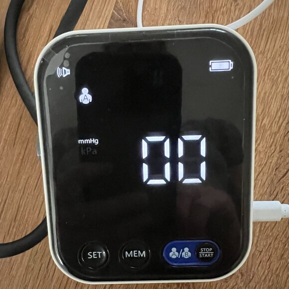 Brand NEW Automatic Digital upper arm Blood pressure monitor. - Picture 2 of 10